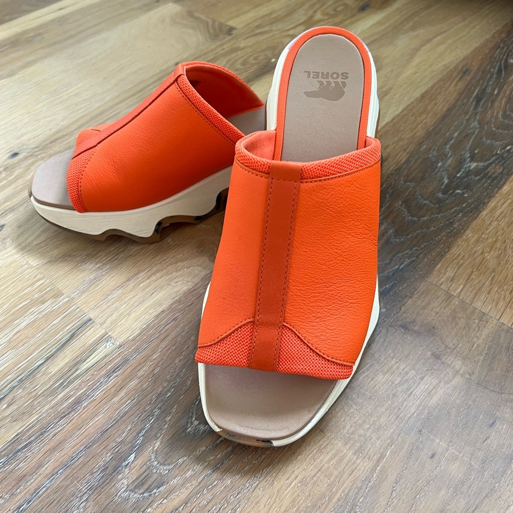 Sorel Kinetic Orange Mules